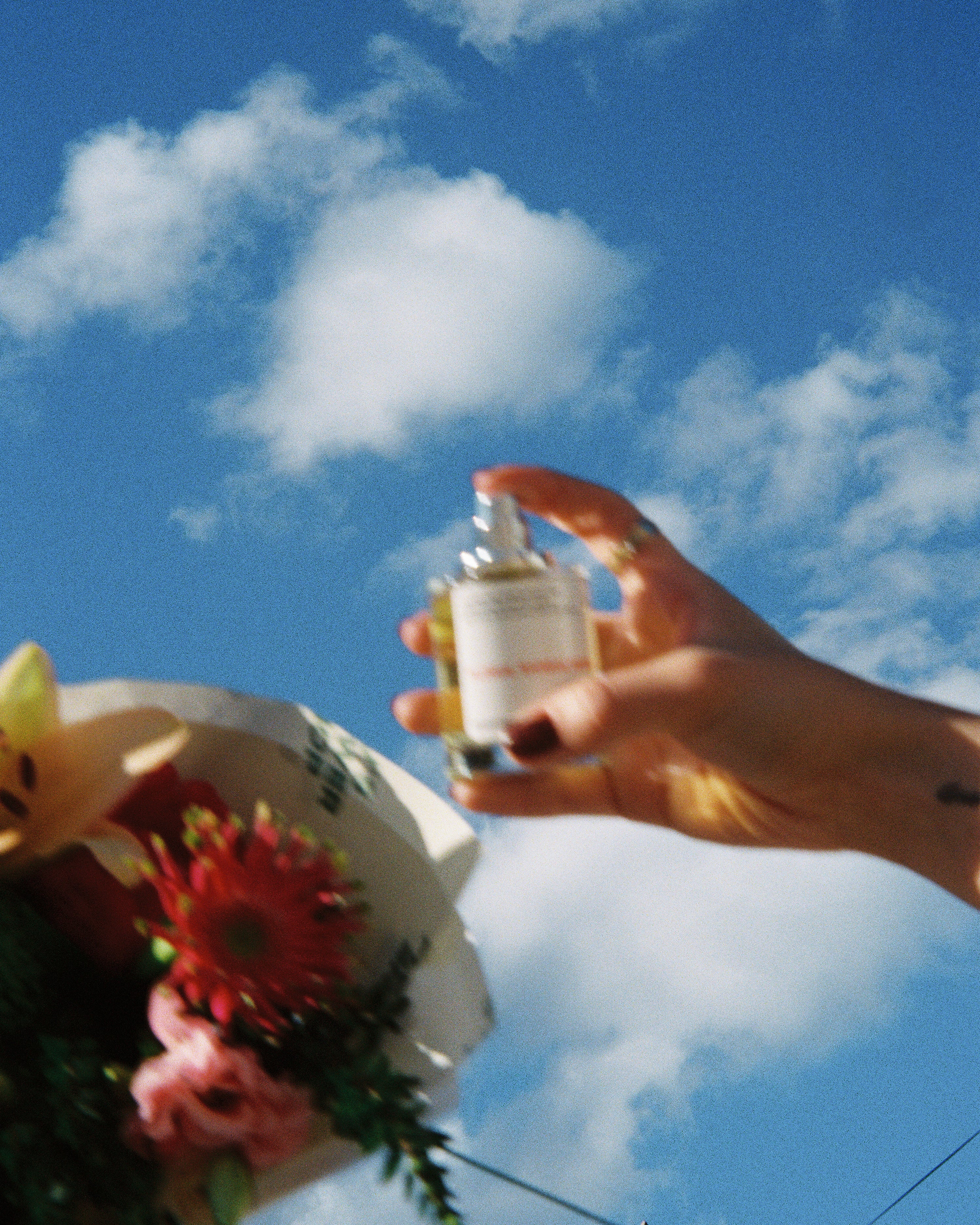 Dossier Floral Sandalwood Perfume – JJ's Flower Shop
