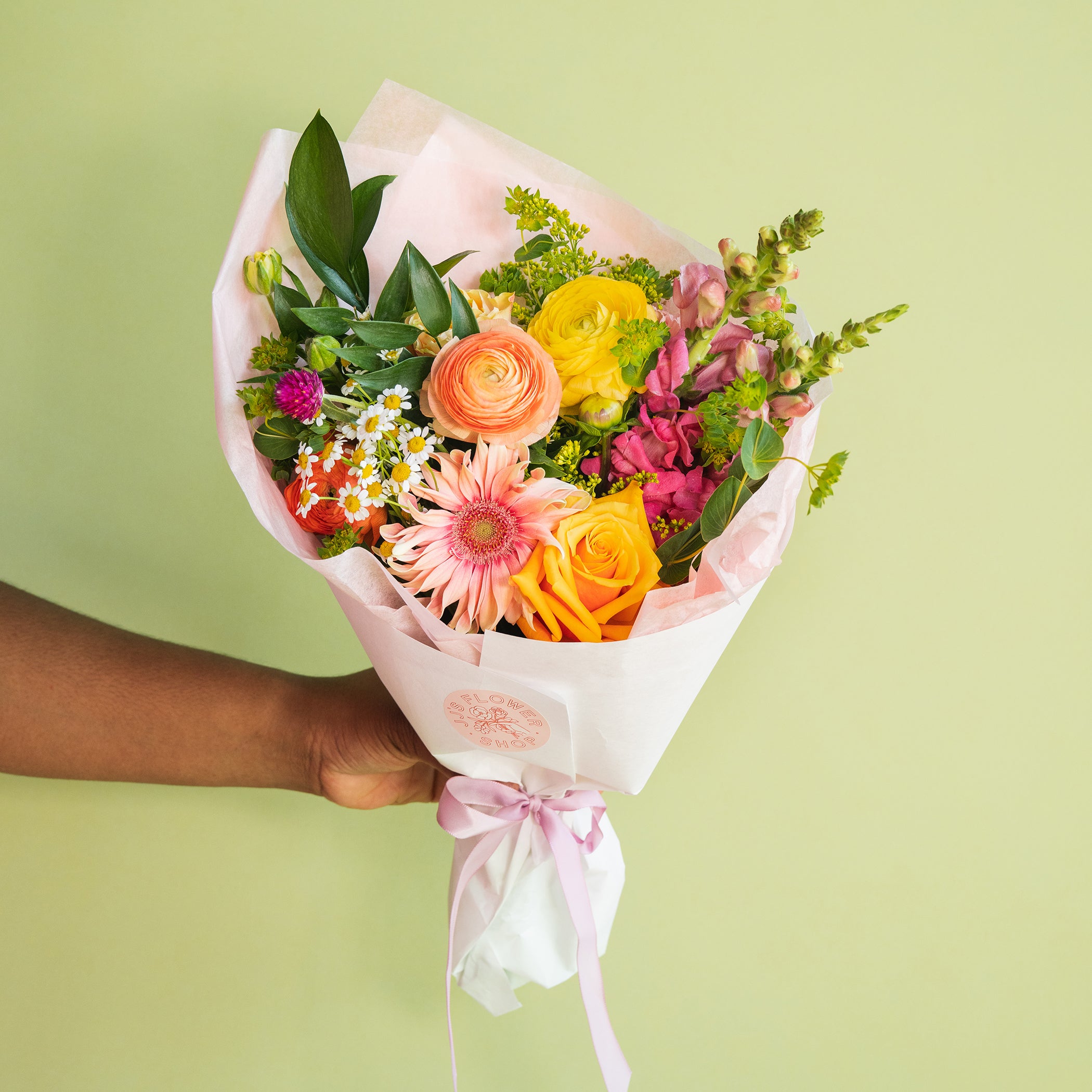 How Should A Flower Bouquet Be Wrapped?